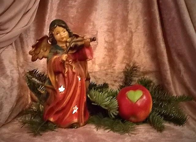 Kama: Bożonarodzeniowe jabłka z sercami